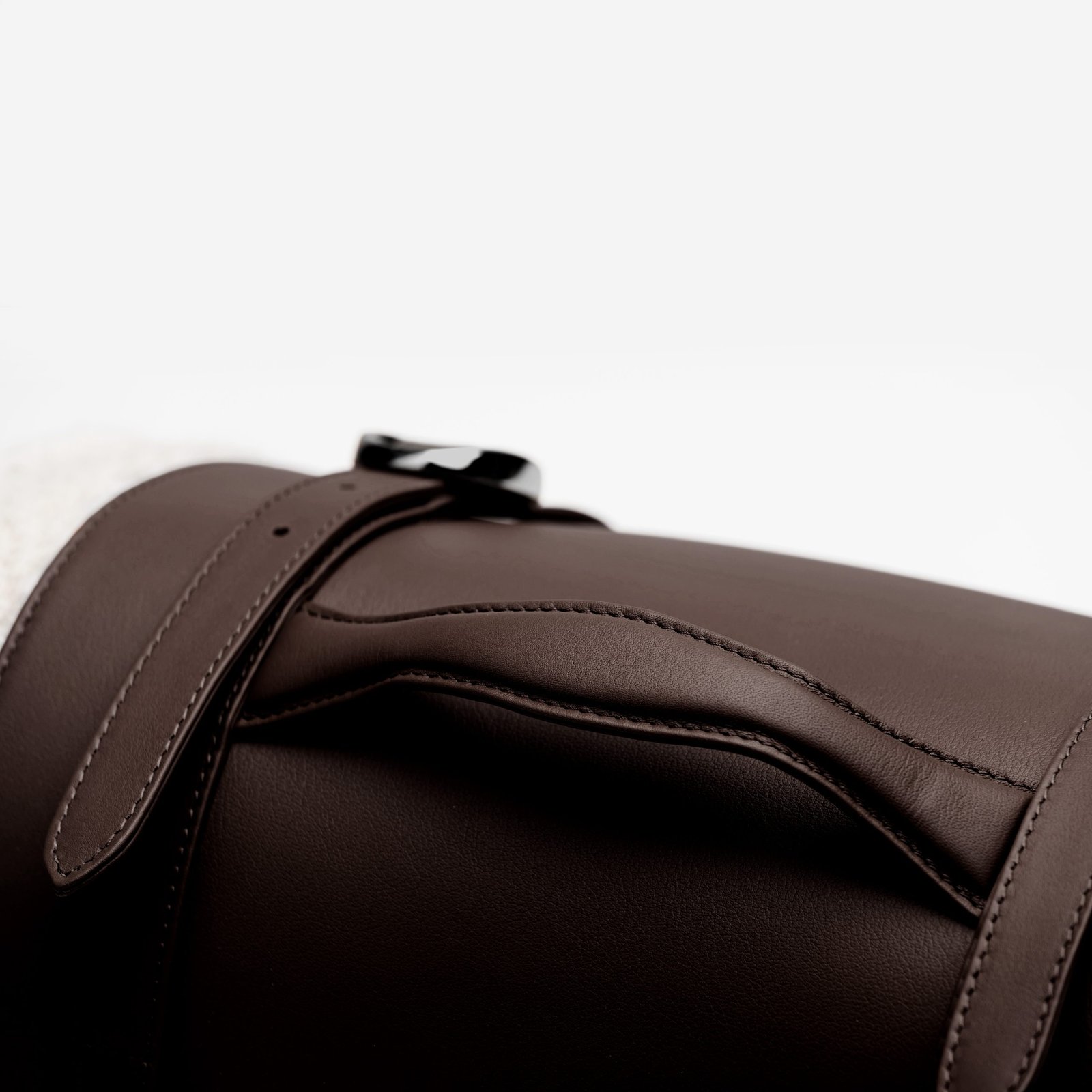 Imagen de Leather blanket strap brown 4 scaled 1.jpg