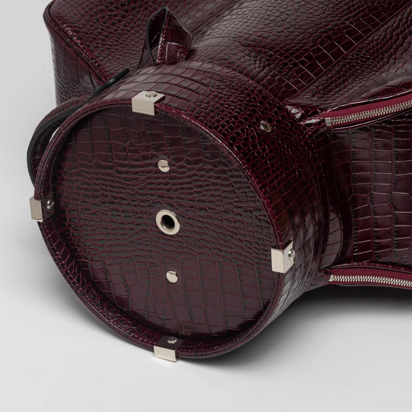Imagen de Leather golf bag coco cherry 1 scaled 1.jpg